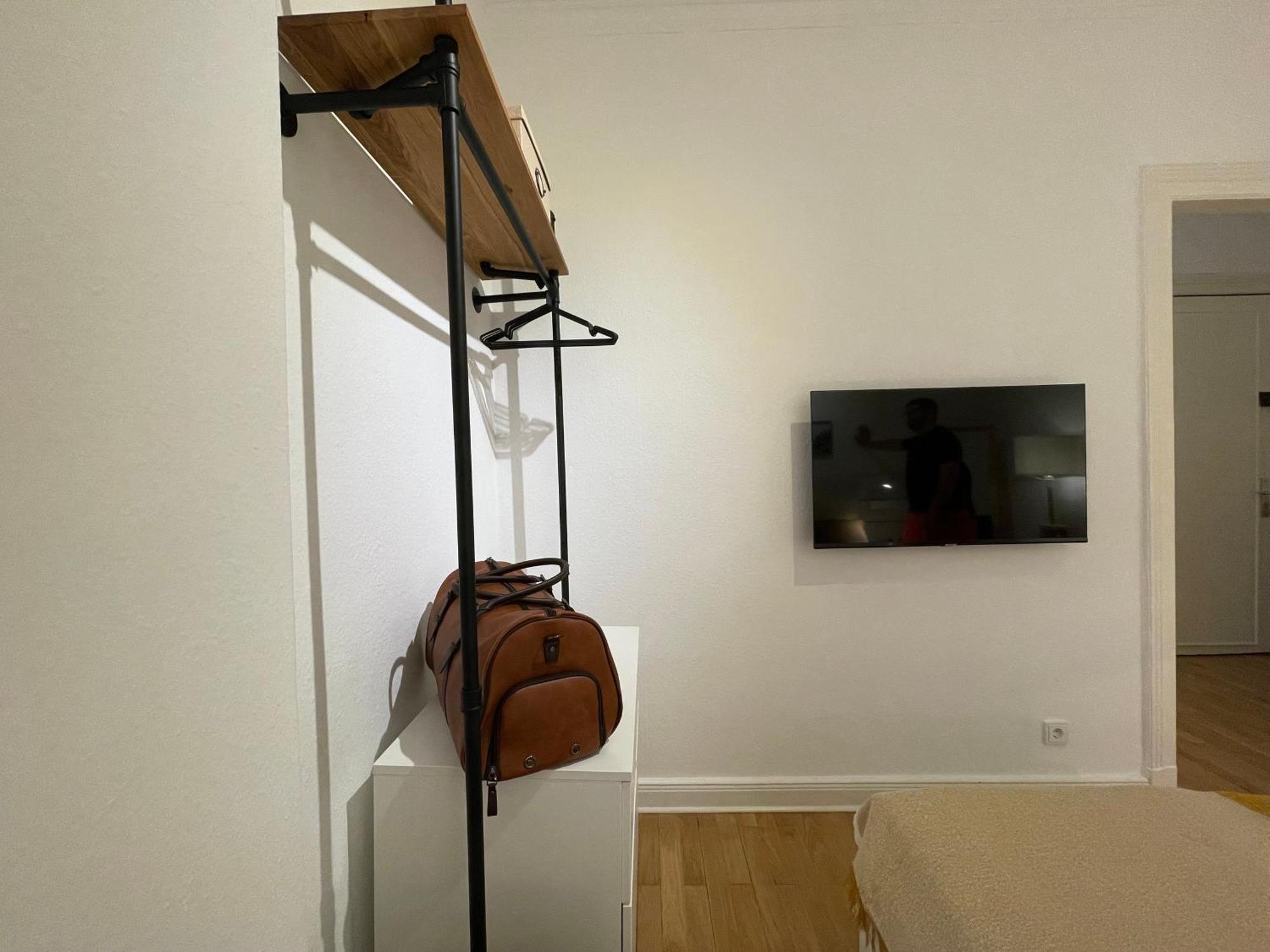 Apartment H12 *