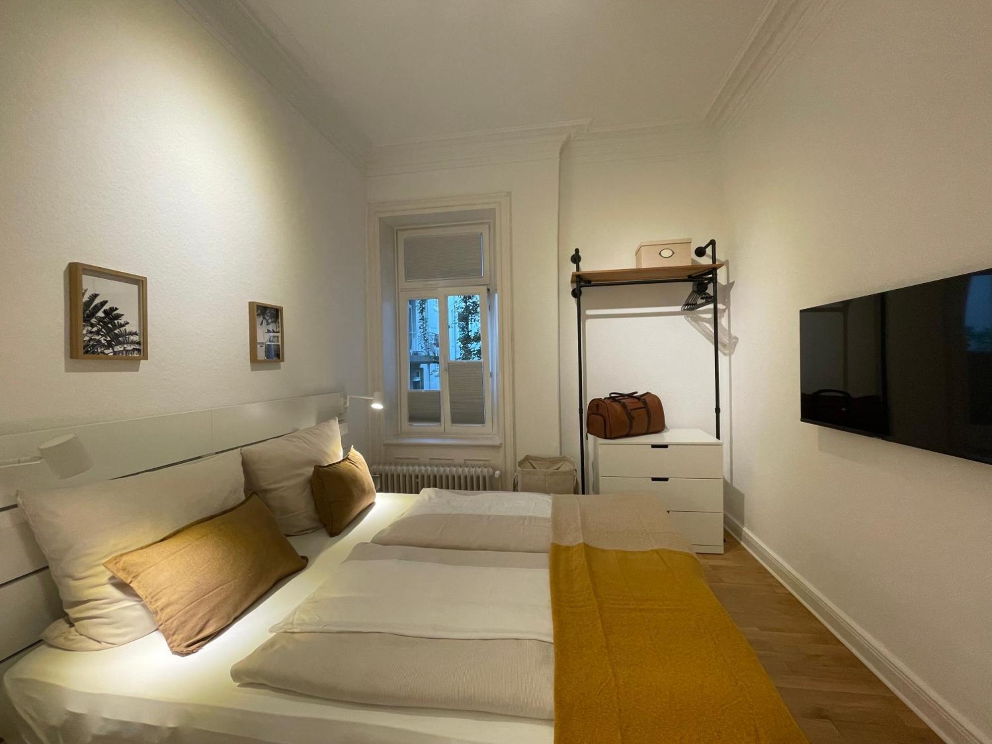 H12 Apartment *