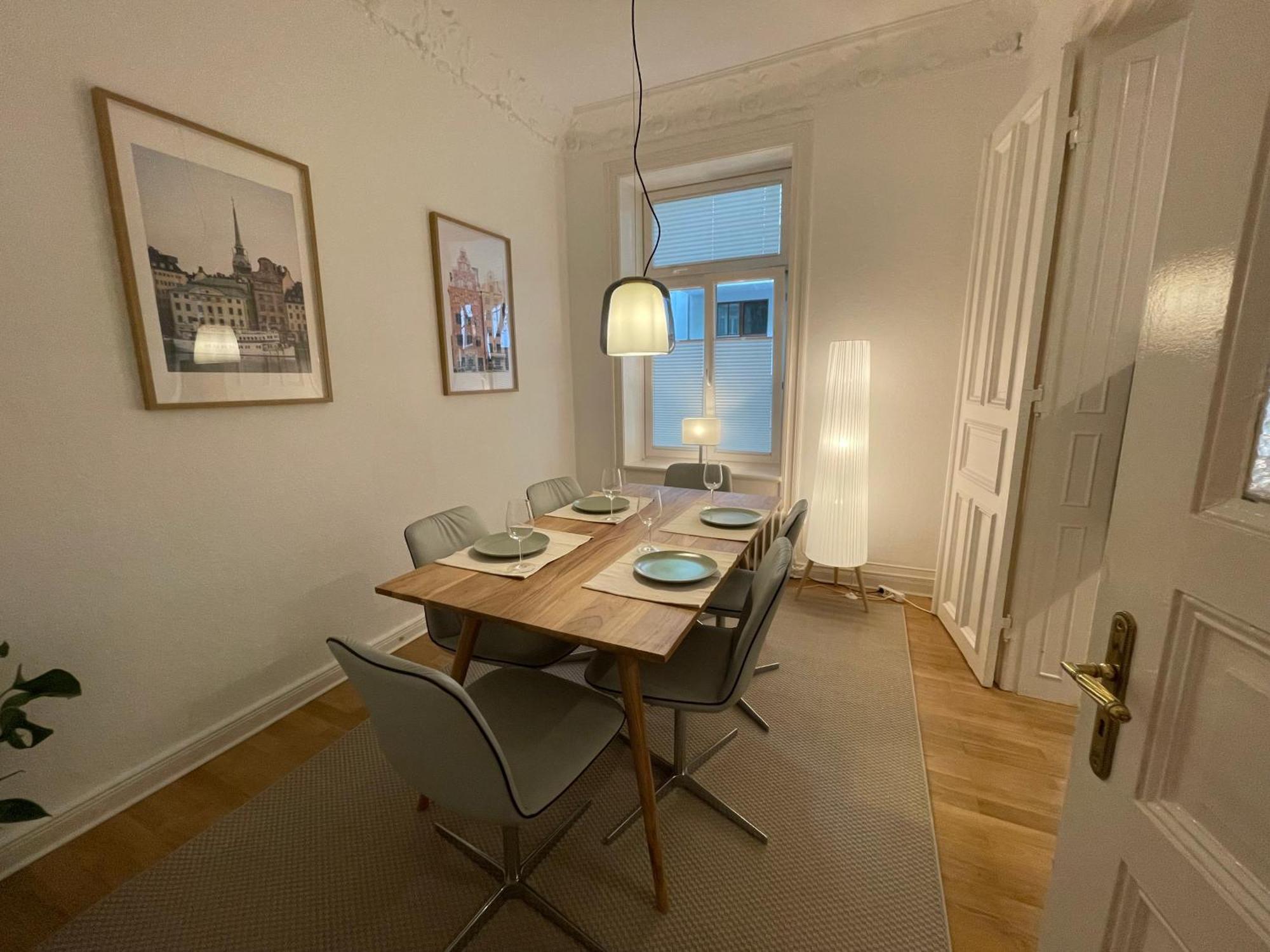 Apartment H12 *