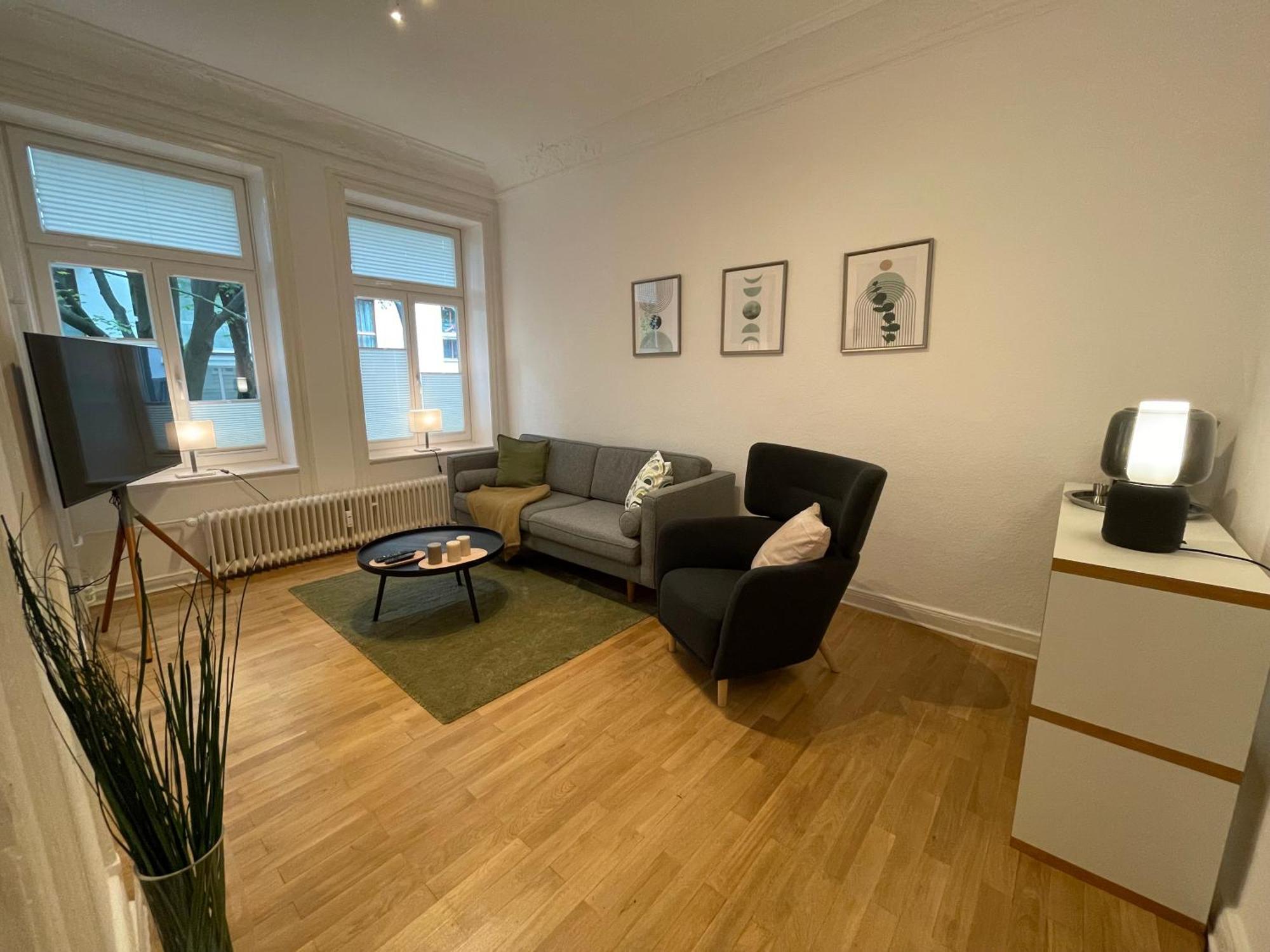 H12 Apartment *